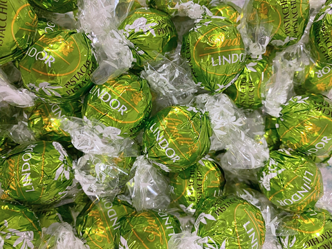 Pistachio Milk Chocolate Lindt Lindor