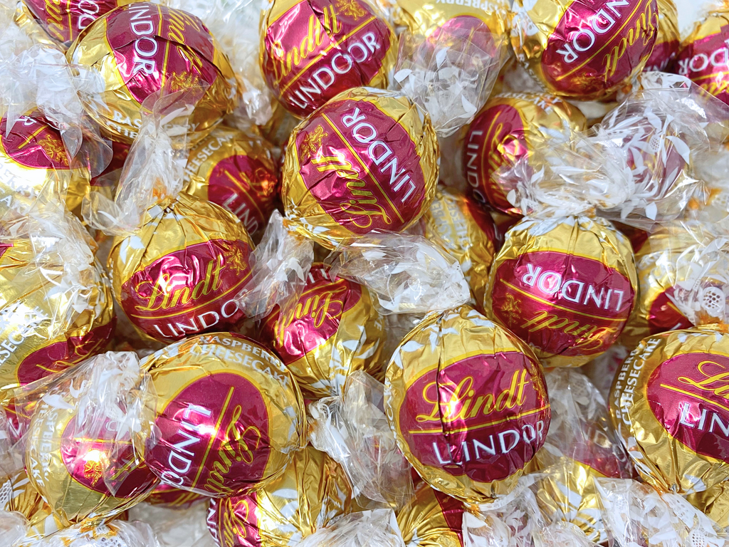 Raspberry Cheesecake White Chocolate Lindt Lindor – Chocolate Emporium