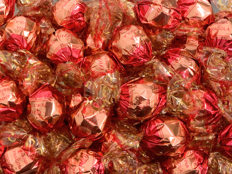 Venchi Chocomousse | Strawberry White Chocolate Ball