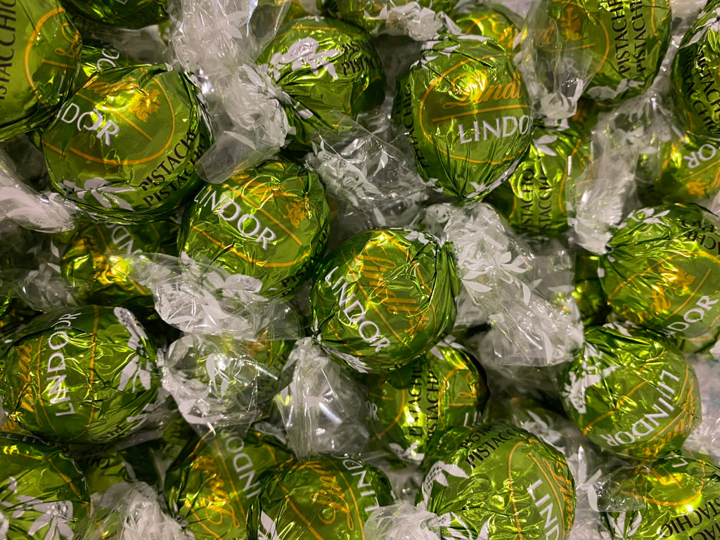 Pistachio Milk Chocolate Lindt Lindor – Chocolate Emporium